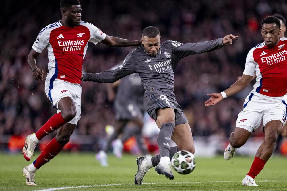 他以顽强拼 他以顽强拼